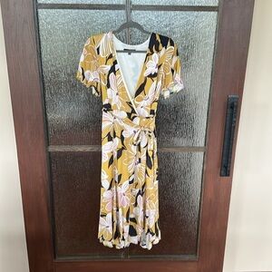 Slate and Willow Mod Daisy Wrap Dress size XS